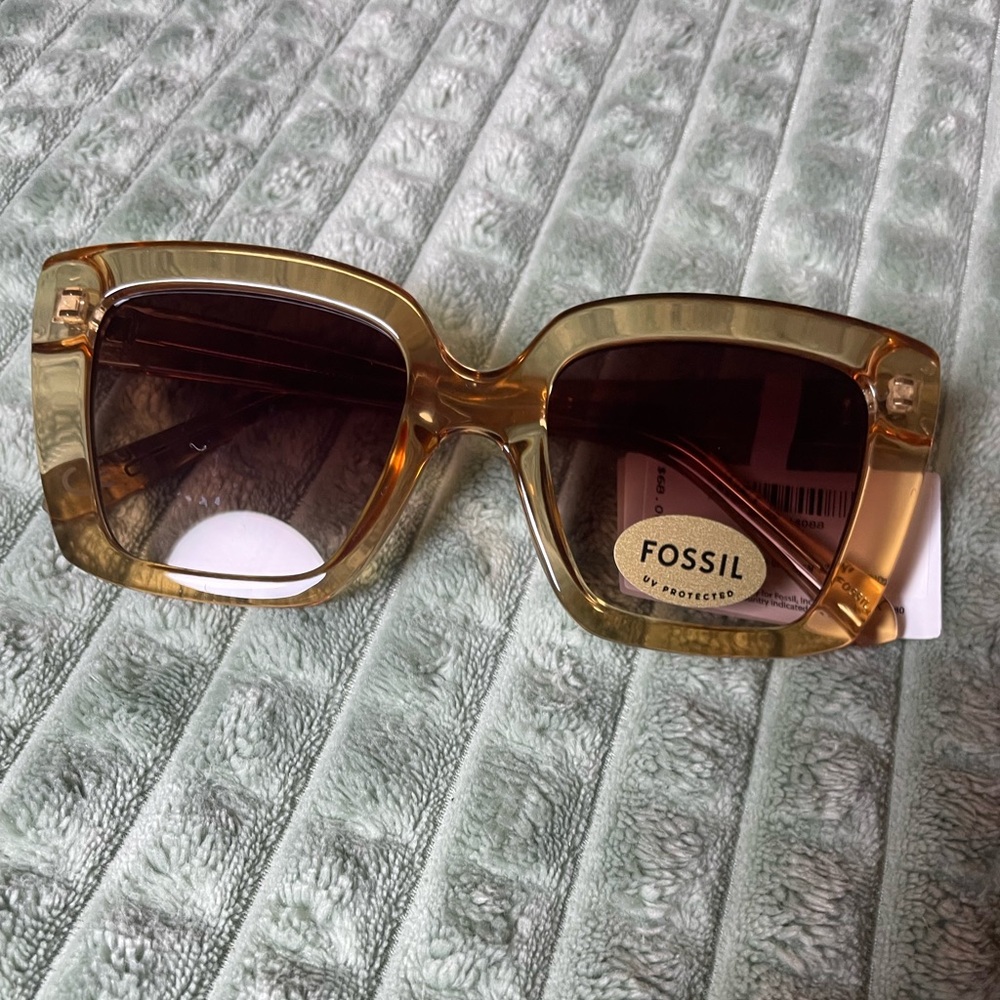 FOSSIL 50mm Transparent Gold Modified Cat 🐈‍⬛ Eye Sunglasses 🕶️ - NWT - Picture 2 of 3